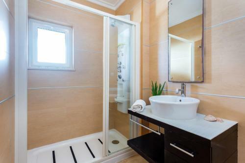 Comfortable And Luxury Apartment