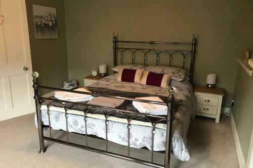 8a Tweed Cottage, Just Off The High St In Peebles