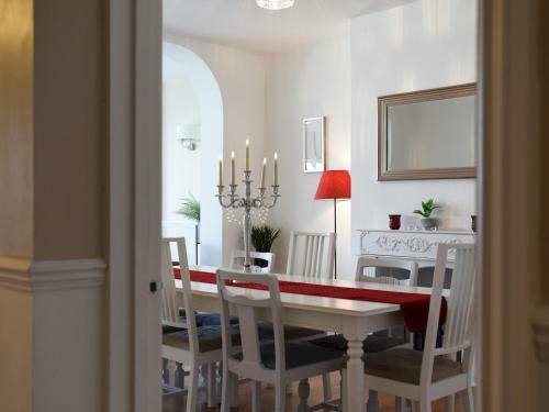 Pass The Keys Huge 4bed - Sleeps 8 - Great Access To South Coast