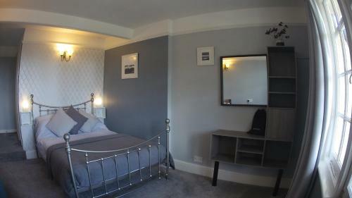 Hostal Riverside Cottage