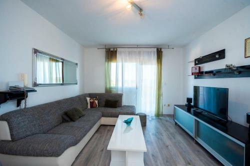 Sunny Apartment Nikola Near Airport Split