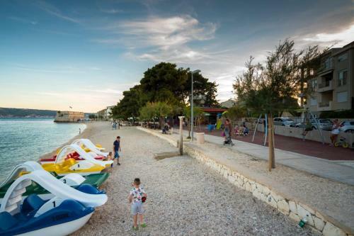 Sunny Apartment Nikola Near Airport Split