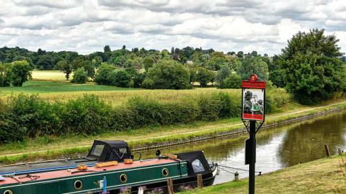 Posada Narrowboat At Weedon