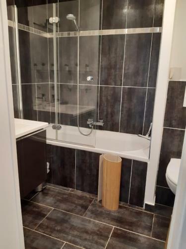 Apartamento F2 Avec Terrasse Sud, Parking, Wifi Courseulles
