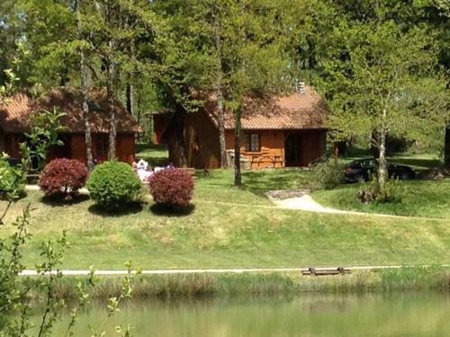 Serene Holiday Home In Cussac With Private Terrace, Barbeque