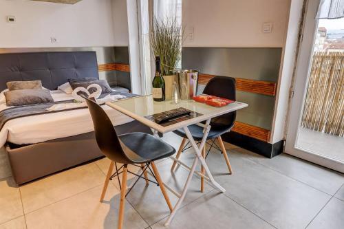 Apartamento Le Mignon - Topdestination-dijon (Jacuzzi)***
