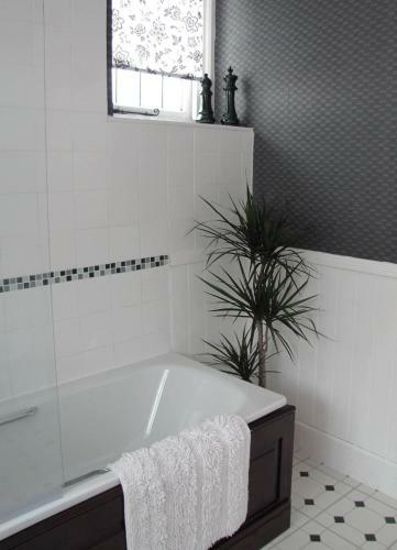 Bed & Breakfast Tregarth House
