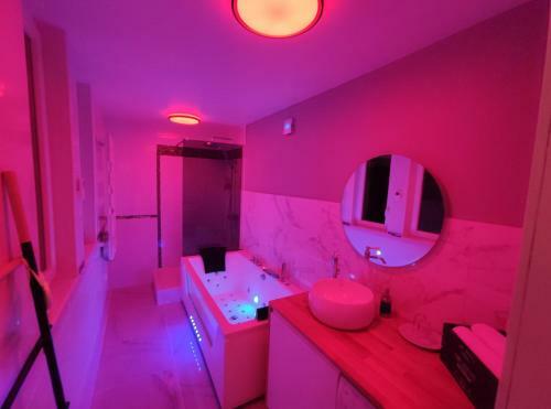 Apartamento Groom Epernay - Jacuzzi & Champagne
