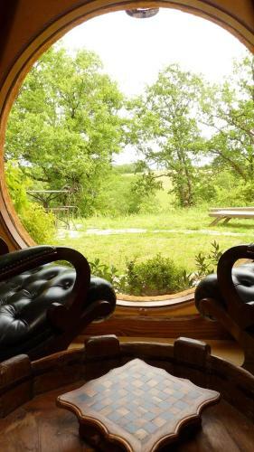 Bed & Breakfast Cabane-hobbit De Samsaget