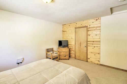40-acre Trego Resort Cabin With Lake And Trails!
