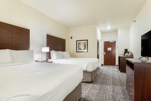 Cobblestone Hotel & Suites - Cozad