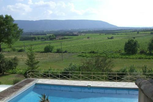 Maison Situ�e En Campagne Et Au Calme � Gordes