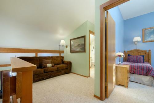 Hotel The Aspens Racquet Club