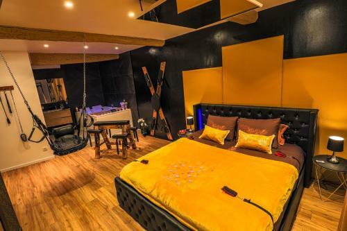 Apartamento La Loveroom Bdsm Grassoise "la Chambre Des D�sirs"