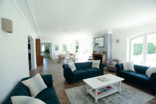 Villa Luxury Proven�al Retreat 5 Mins From Valbonne