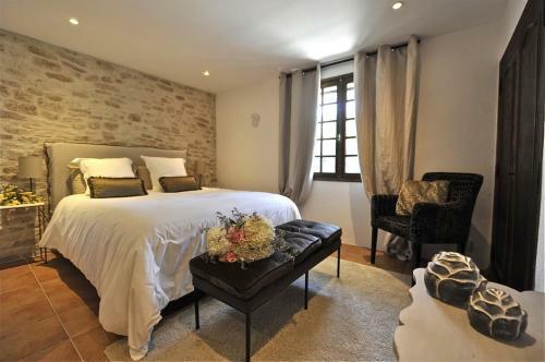 Hostal Bastide A�na