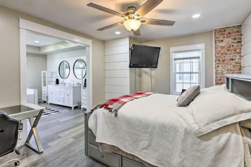 Luxe Omaha Home With Yard - 3 Mi To Downtown!