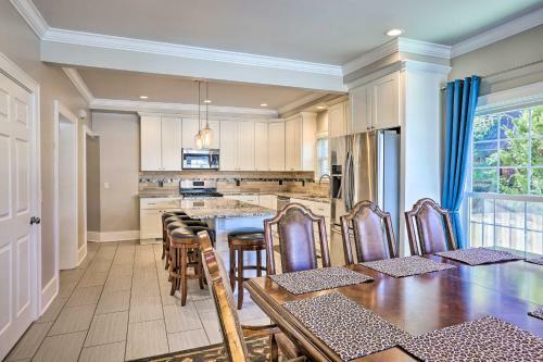Luxe Omaha Home With Yard - 3 Mi To Downtown!