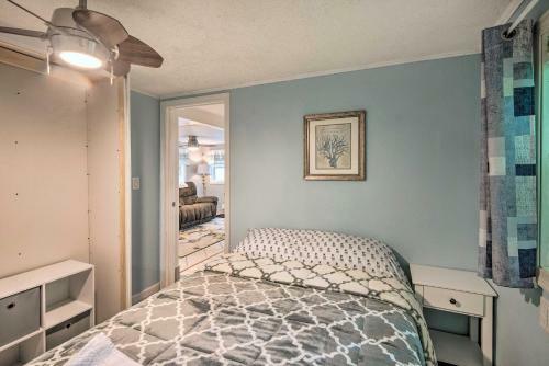 Sawyer Lake Retreat With Decks - Walk To Beach!