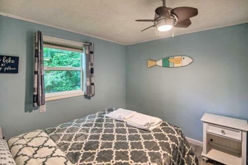 Sawyer Lake Retreat With Decks - Walk To Beach!