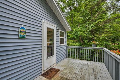 Sawyer Lake Retreat With Decks - Walk To Beach!