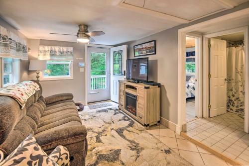 Sawyer Lake Retreat With Decks - Walk To Beach!