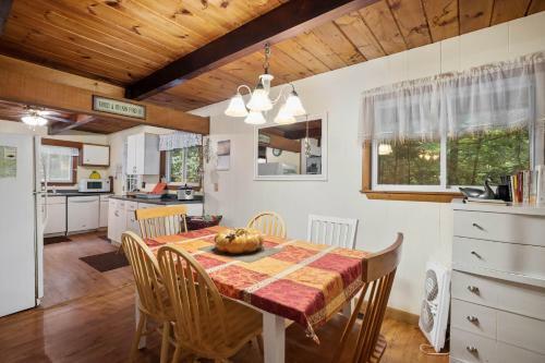Cozy Home Retreat! At Lake Winnipesaukee