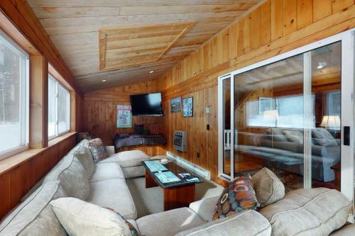 Tranquil Mountain Lodge