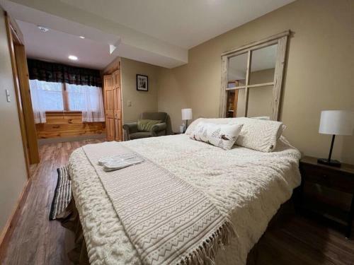 Pinewood Lodge Cozy Pet Friendly Log Cabin