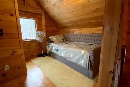 Pinewood Lodge Cozy Pet Friendly Log Cabin