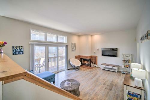 Apartamento Seabreeze Condo With Fireplace, Close To Beach!