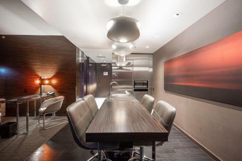 Apartamento Stripviewsuites Two-bedroom Conjoined Suite At Palms Place