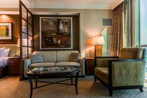 Signature Suites By Voyargo Deluxe Strip View Studio 0711