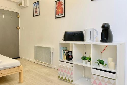 Apartamento Nice Little Renovated Studio-last Floor-hypercenter-very Quiet #bz