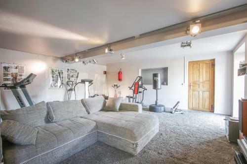 G�te de L'ardoisier The Slaty Place
