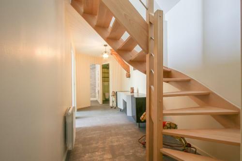 G�te de L'ardoisier The Slaty Place