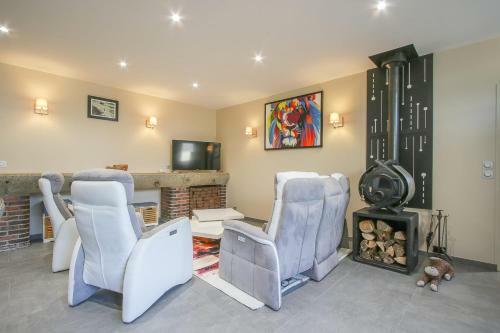 G�te de L'ardoisier The Slaty Place