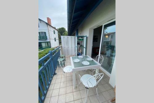 Apartamento Studio Avec Piscine , Plage � Pieds
