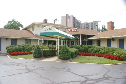 Motel Budget Host Alexandria