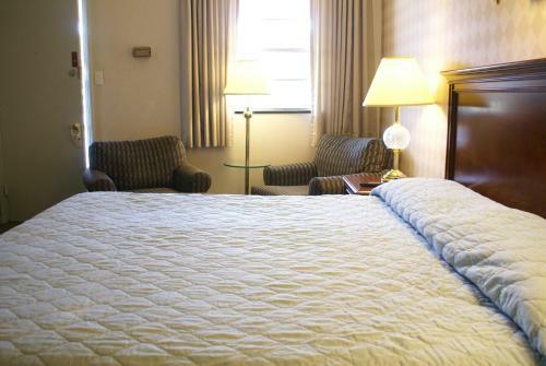 Motel Budget Host Alexandria