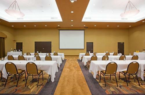 Holiday Inn Express Hotel & Suites Sioux Falls-brandon