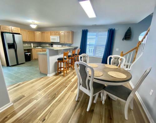 Apartamento Beach Block Condo,100 Ft From Boardwalk, 4bd, 3ba, 2 Car Garage