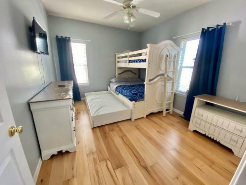 Apartamento Beach Block Condo,100 Ft From Boardwalk, 4bd, 3ba, 2 Car Garage
