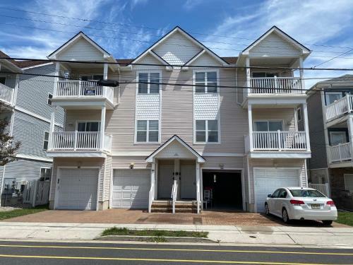 Apartamento Beach Block Condo,100 Ft From Boardwalk, 4bd, 3ba, 2 Car Garage