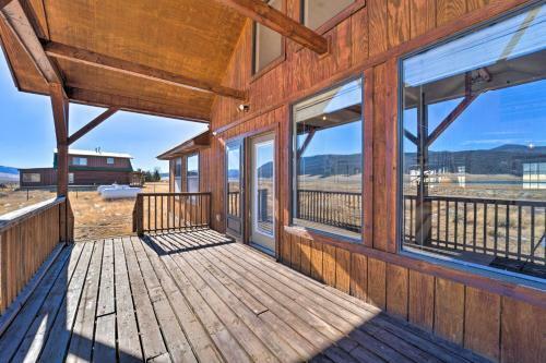Hideaway With Sweeping Eagle Nest Lake Views!