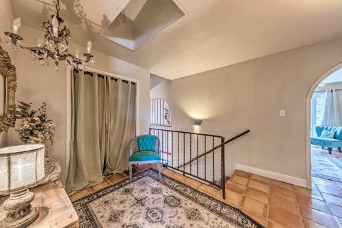 Spacious And Secluded Captain Getaway With Patio!