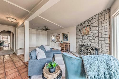 Spacious And Secluded Captain Getaway With Patio!