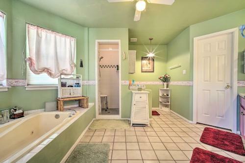 Cozy, Bright Las Cruces Purple Sage Ranch!