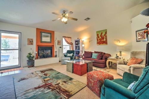 Cozy, Bright Las Cruces Purple Sage Ranch!
