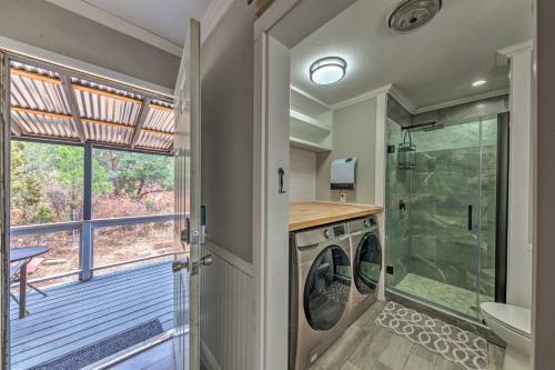 Mtn Escape With Deck And Views - Near Race Track!